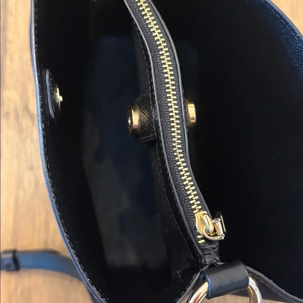 Coach Dark Brown Shoulder Bag with Gold Accents - Picture 4 of 8